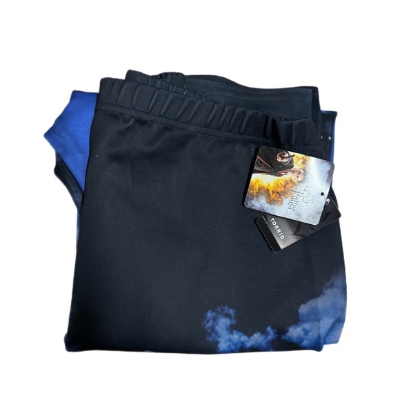 New Harry Potter Hogwarts Leggings Torrid Plus Size
6 - Picture 2 of 6